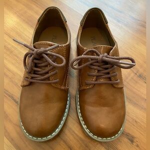 Place Brown Shoes